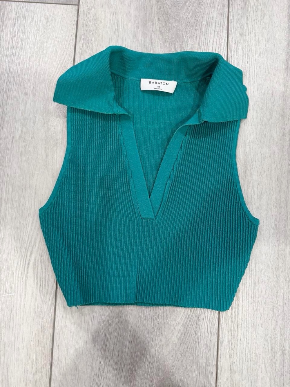 Aritzia Babaton Sculpt Knit Polo Top in Empress Green.